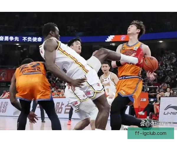 从国家队球员伤停现状入手全面解析比赛前景与阵容影响走势判断